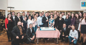 Молоды.Русины просят в своі порогы