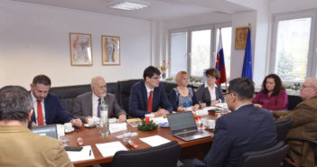Засідала Рада міністра про народностне школство