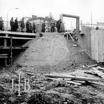 Jarosław, ul. Grodzka, brama krakowska i mury miejskie, prace przy odsłonięciu fortyfikacji, fot. L. Starzak, 10.12.1973, sygn. TT_25_4311_C_037