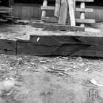 fot. J. Tur, 1966-1967 r., konserwacja więźby dachowej.