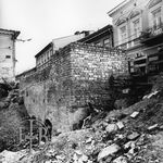 Jarosław, ul. Grodzka, brama krakowska i mury miejskie, prace przy odsłonięciu fortyfikacji, fot. L. Starzak, 10.12.1973, sygn. TT_25_4287_C_014