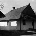 Babice, zach. pierzeja rynku, dom nr 64, widok od pd.- wsch., fot. J. Tur, B. Tondos, 1960 r. 