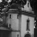 fot. J. Tur, B. Tondos,  lipiec 1967 r., brama klasztoru od dziedzińca.
