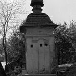 fot. Barbara Tondos, kapliczka w trakcie prac remontowych