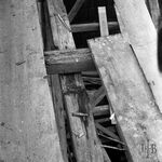 fot. J. Tur, 1966-1967 r., konserwacja więźby dachowej.