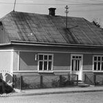 Pruchnik, ul. Kańczudzka 37, dom od pn. -wsch., fot. A. Bocheński, 1981, sygn. AAB_01_10_49