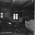 Błażowa i okolice, wnętrze jednej z chałup, fot. A. Bocheński, 1980, sygn. AAB_01_11_013_C