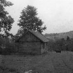 Błażowa i okolice, kuźnia, elewacja tylna, fot. A. Bocheński, 1980, sygn. AAB_01_11_018_C