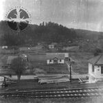 Komańcza, widok wsi z infrastrukturą kolejową, panorama 2c, fot. A. Bocheński, 1960, sygn. AAB_01_02_11_C