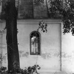 Błażowa i okolice, kapliczka, elewacja boczna (prawa), fot. A. Bocheński, 1980, sygn. AAB_01_11_035_C