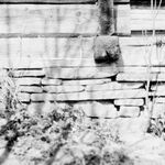 Komańcza, spichlerz (obecnie w MBL), elewacja tylnia, węgłowanie, fot. A. Bocheński, 1960, sygn. AAB_01_02_31_C