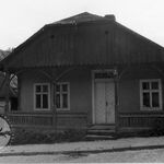Pruchnik, ul. Kańczudzka 9, dom od pn. -wsch., fot. A. Bocheński, 1981, sygn. AAB_01_10_20