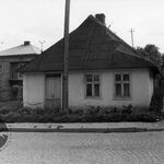 Pruchnik, ul. Kańczudzka 13, dom od pn. -wsch., fot. A. Bocheński, 1981, sygn. AAB_01_10_05