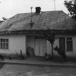 Pruchnik, ul. Kańczudzka 39, dom od pn., fot. A. Bocheński, 1981, sygn. AAB_01_10_38