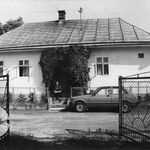 Pruchnik, ul. Długa 20, dom, widok od pd., fot. A. Bocheński, 1981, sygn. AAB_01_10_22