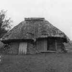 Błażowa i okolice, zagroda (1), budynek gospodarczy, elewacja frontowa, fot. A. Bocheński, 1980, sygn. AAB_01_11_031_C