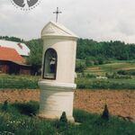 Stara Wieś, kapliczka św. Jana Nepomucena od pd. -zach. Fot. A. Bocheński, 2001, AAB_01_08_17_C