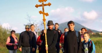 Фотореляция з вечернього поломництва на Св. Гору Явір