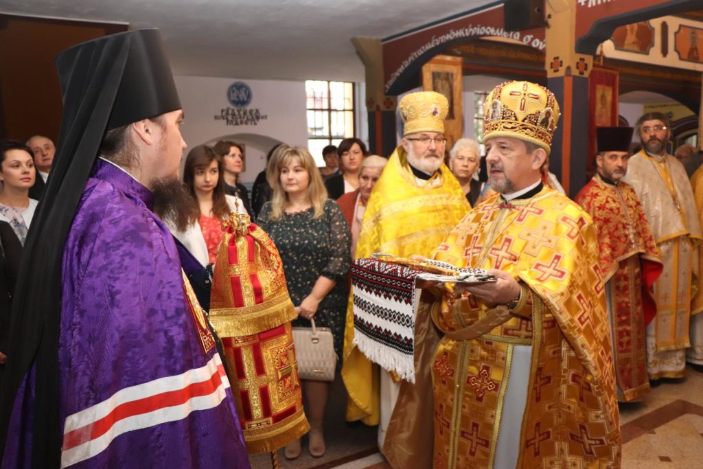 отец митрат Ігор Попович витат Высокопреосвященійшого Владыкы Юрия