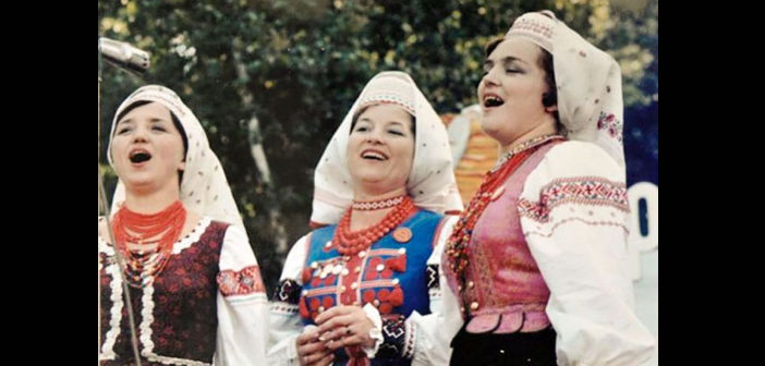 «Тріо сестер Байко», зліва Даниіла (1929 - 2019), Мария (1931 - 2020), Ніна (род. 1933)