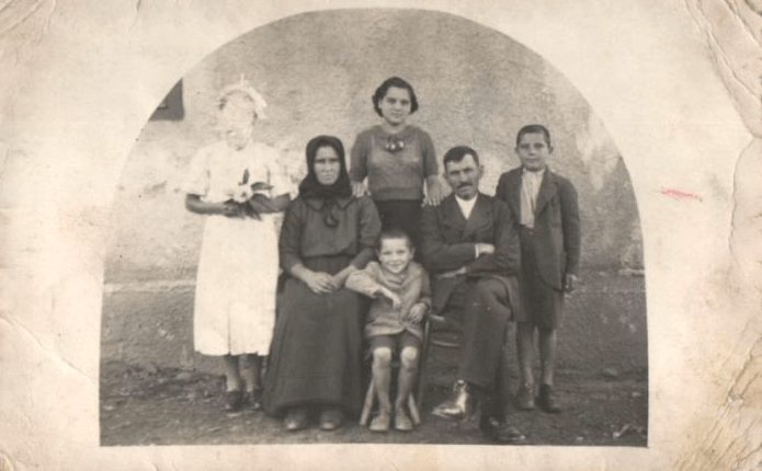Родина Микитовых у 1938-ім році.